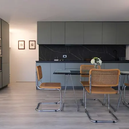 דירה Matthew's House *